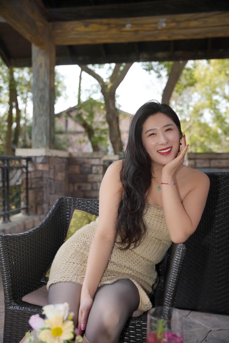 欧美人妻在线哦了的相关介绍